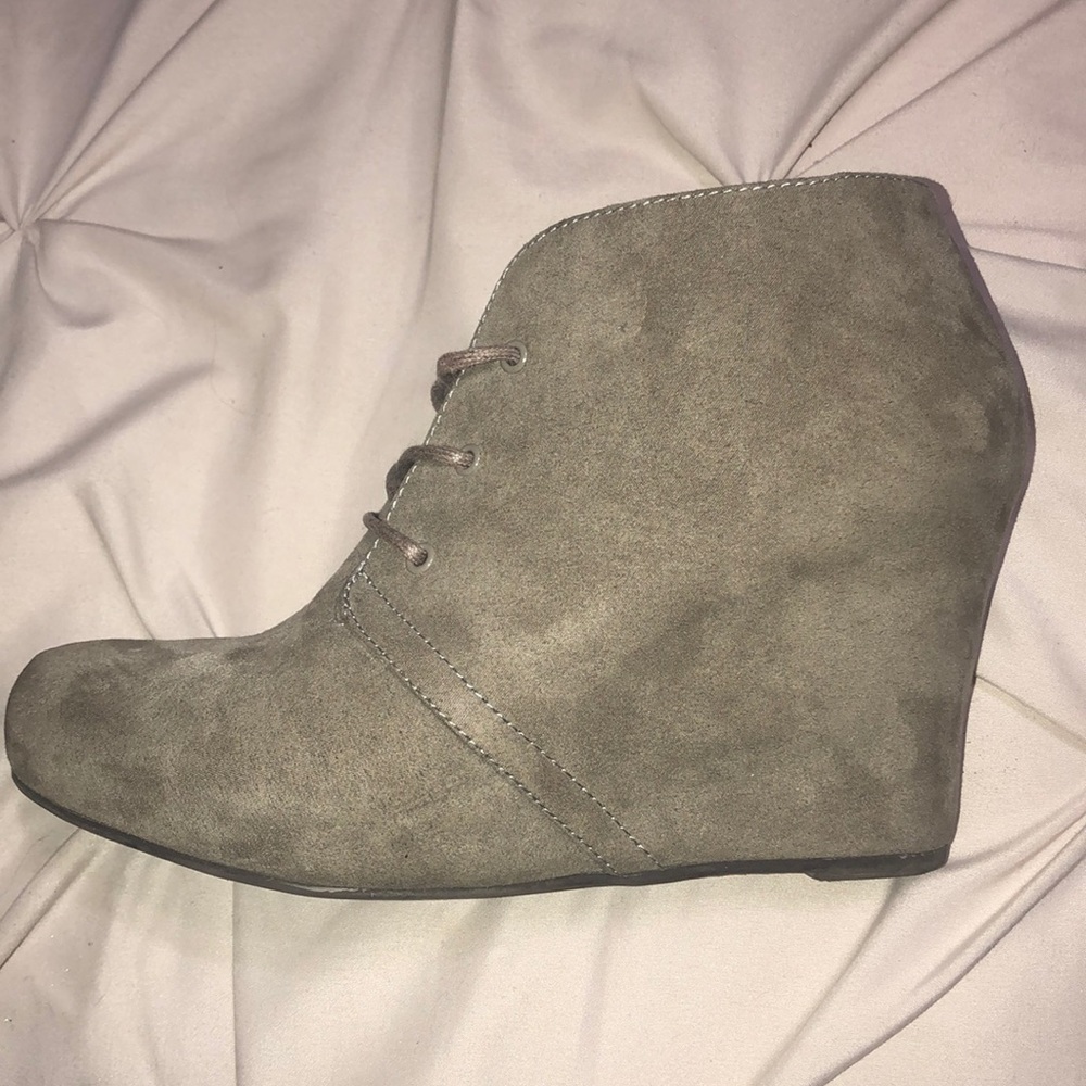 Booties - Picture 4 of 4